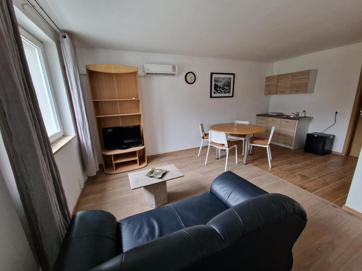 Origo Rooms And Apartments Stahovica Buitenkant foto